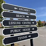 Montys Maison - Part Of The The Bay Filey Village With Pool, Gym And Direct Access, Pub, Restaurant, Tennis And Meadows Walks