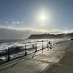 Montys Maison - Part Of The The Bay Filey Village With Pool, Gym And Direct Access, Pub, Restaurant, Tennis And Meadows Walks 度假居