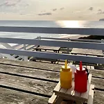Montys Maison - Part Of The The Bay Filey Village With Pool, Gym And Direct Access, Pub, Restaurant, Tennis And Meadows Walks Reighton