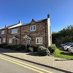 Montys Maison - Part Of The The Bay Filey Village With Pool, Gym And Direct Access, Pub, Restaurant, Tennis And Meadows Walks 度假居 Reighton
