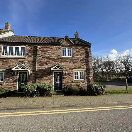 Montys Maison - Part Of The The Bay Filey Village With Pool, Gym And Direct Access, Pub, Restaurant, Tennis And Meadows Walks Semesterbostad