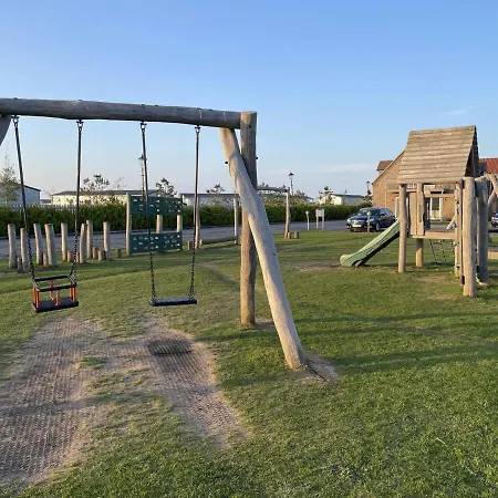 Dom wakacyjny Montys Maison - Part Of The The Bay Filey Holiday Village With Pool, Gym And Direct Beach Access, Pub, Restaurant, Tennis And Meadows Walks Reighton