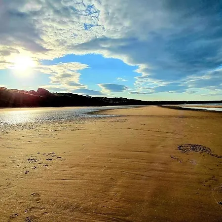 Dom wakacyjny Montys Maison - Part Of The The Bay Filey Holiday Village With Pool, Gym And Direct Beach Access, Pub, Restaurant, Tennis And Meadows Walks